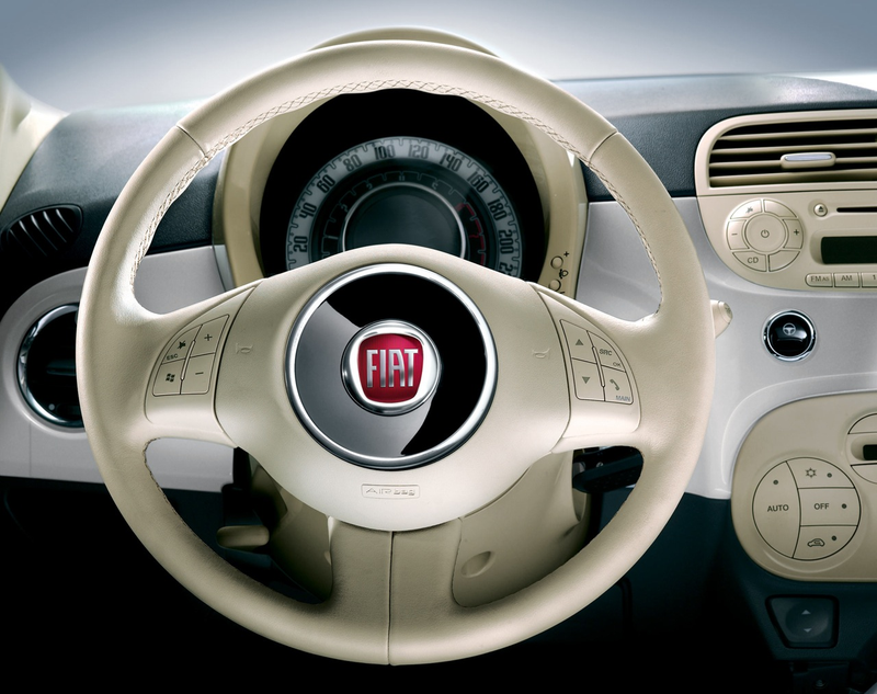 Illustration for article titled Fiat 500 Rolls Out in Europe, Bristling with Tech Goodness
